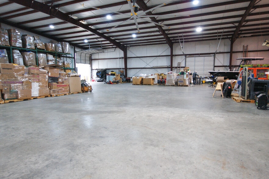 More Photos Of 907 Dumont St, South Houston Warehouse For Sale