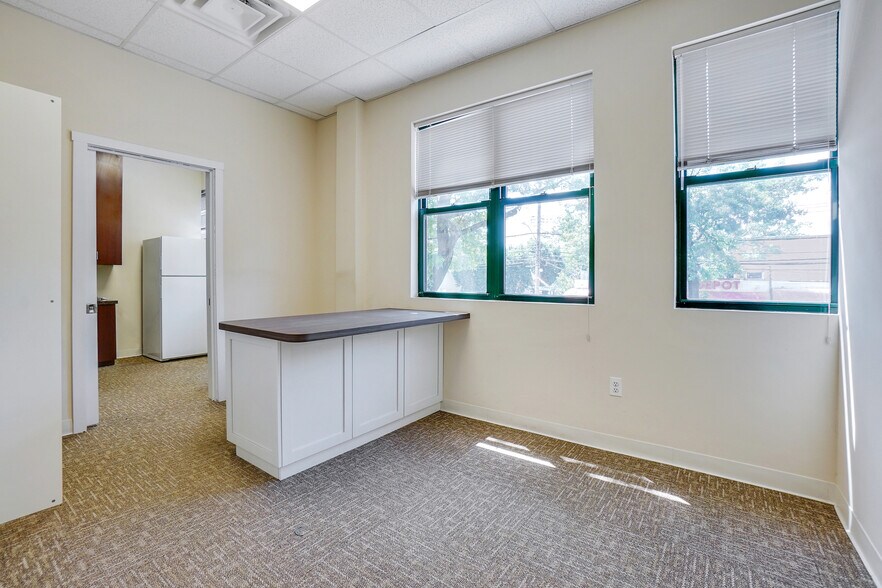 More Photos Of 3845 Richmond Ave, Staten Island Storefront Retail Office For Lease