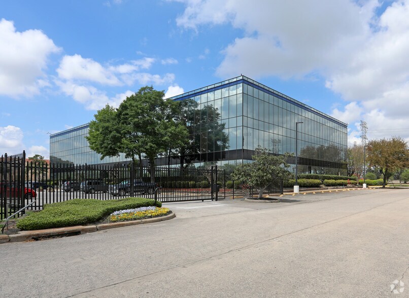 Primary Photo Of 1300 N Sam Houston Pky E, Houston Office Residential For Lease