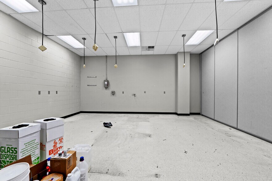 More Photos Of 7200 Highway 150, Greenville Office For Sale