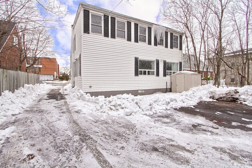 More Photos Of 187 Finch Ave W, Toronto Office Residential For Lease
