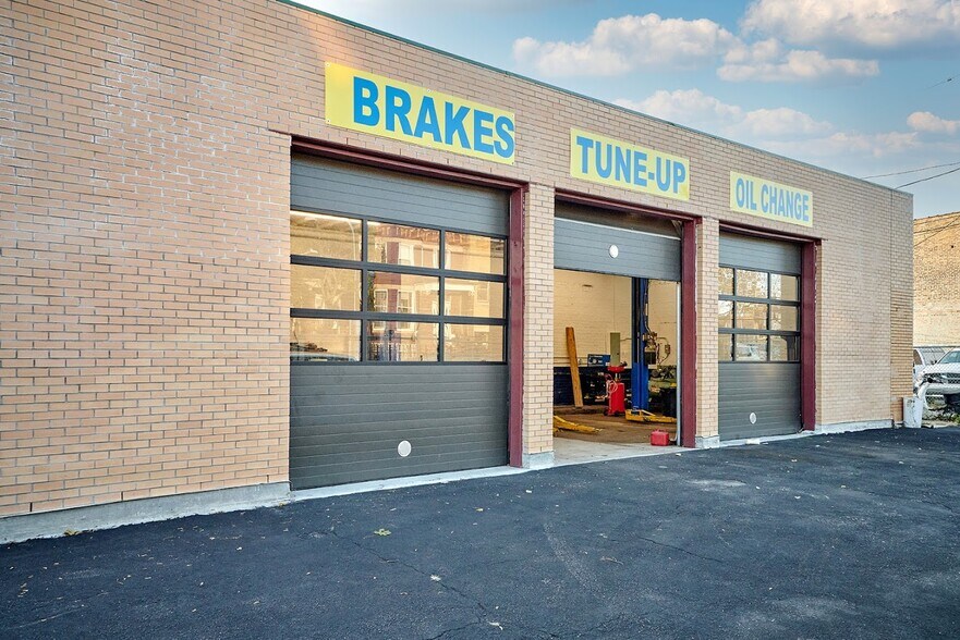 Primary Photo Of 3800 W Division St, Chicago Auto Salvage Facility For Sale