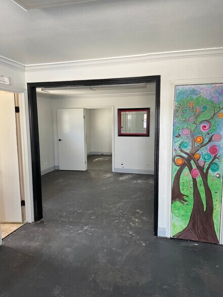 More Photos Of 418 Beauty Ln, Whitesboro Specialty For Lease