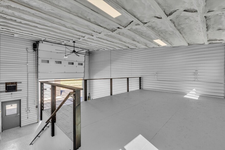 More Photos Of 453 Commerce St, Hayden Office For Sale