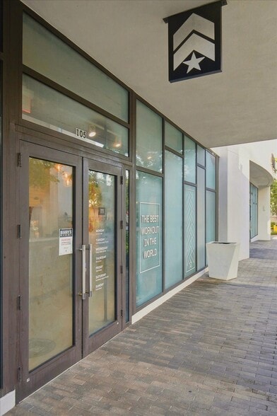 More Photos Of 2920-2950 NE 207th St, Aventura Unknown For Lease