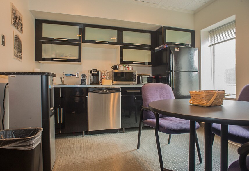 More Photos Of 2170-2176 Wisconsin Ave NW, Washington Office For Sale