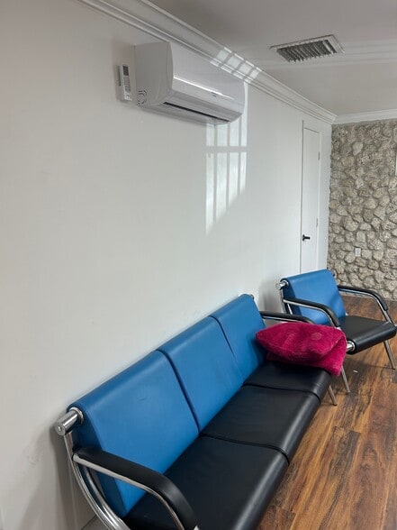 More Photos Of 1081-1083 E 23rd St, Hialeah Office For Lease