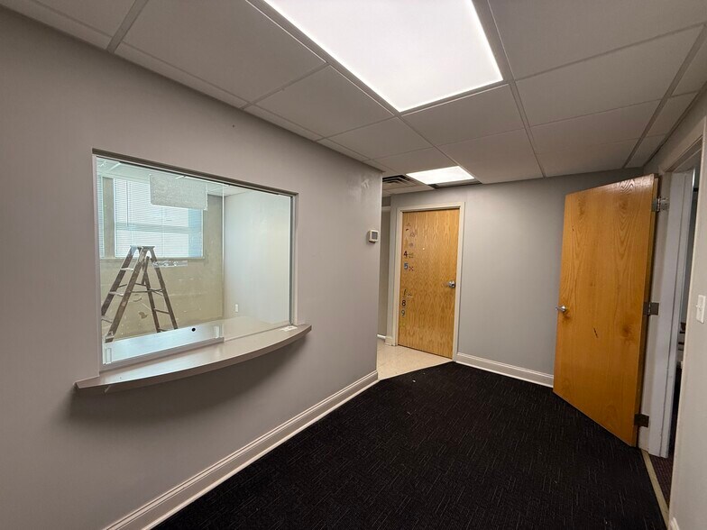More Photos Of 121 Lincoln St, Worcester Healthcare For Lease