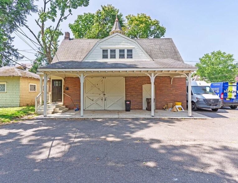 More Photos Of 849 W State St, Trenton Office Residential For Sale