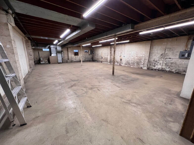 More Photos Of 265 Harrisonville Lake Rd, Pilesgrove Service For Lease