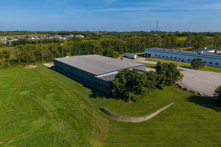 More Photos Of 151 Hanger Cir, Richmond Warehouse For Sale