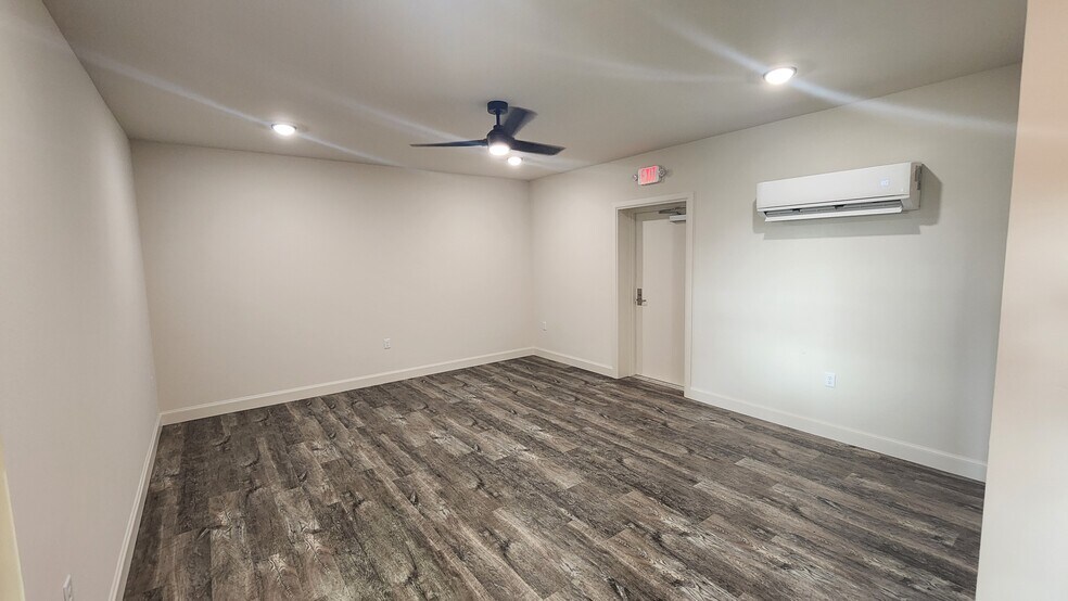 More Photos Of 159 Armstrong Ct, Norman Flex For Sale