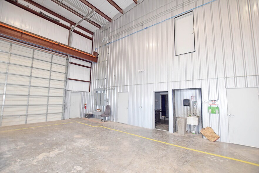 More Photos Of 2250 Dixie Blvd, Odessa Industrial For Sale