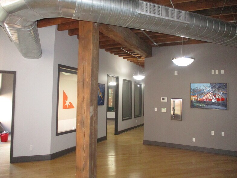 More Photos Of 614 N 11th St, Saint Louis Office For Sale