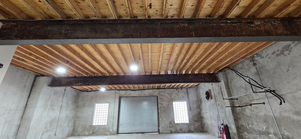 More Photos Of 2916 N Croskey St, Philadelphia Flex For Sale