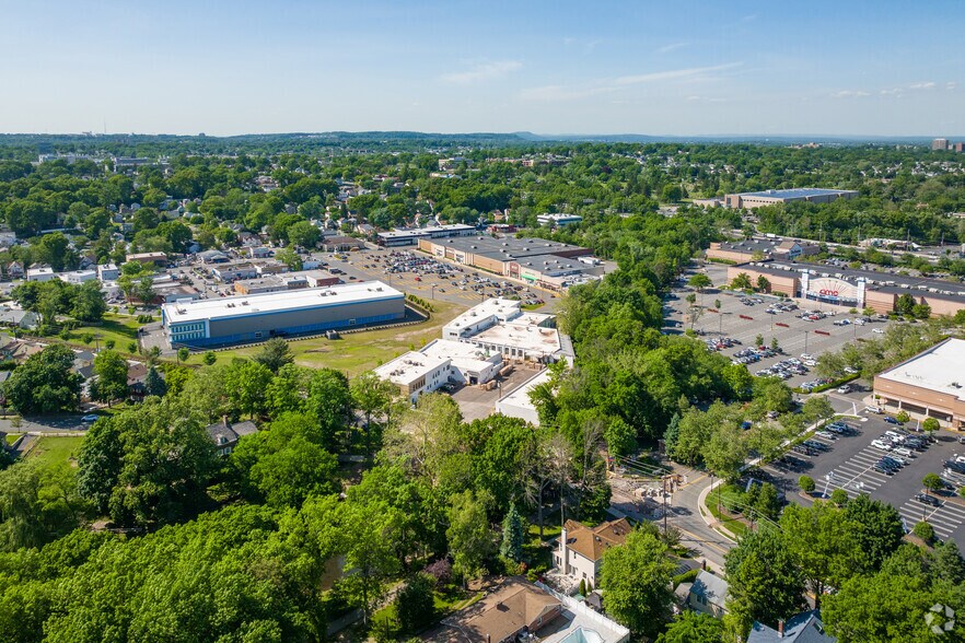 More Photos Of 180 Kingsland Rd, Clifton Warehouse For Lease