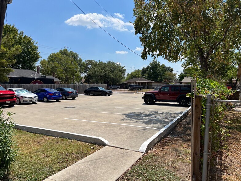 More Photos Of 11110 E I-10 Fwy, Houston Office For Sale