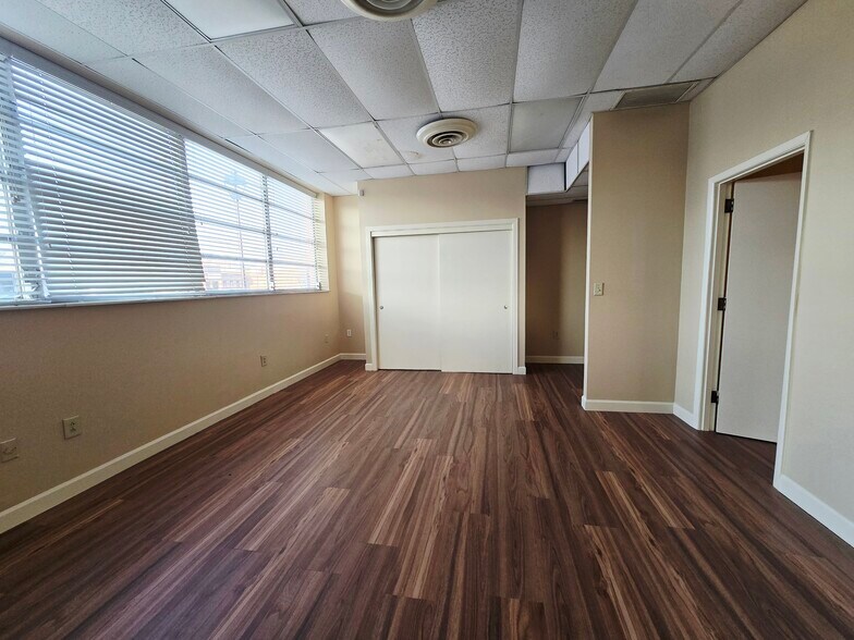 More Photos Of 5373 1st Ave, Birmingham Office For Lease