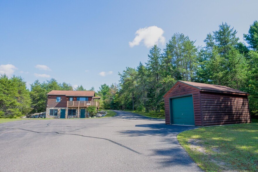 More Photos Of 8778 Earls Ct, Woodruff Office For Sale