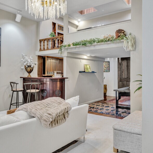 More Photos Of 106 W Main St, Pilot Point Storefront For Sale