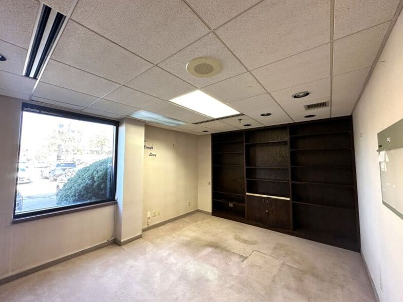 More Photos Of 301 W 1st St, Dayton Medical For Sale