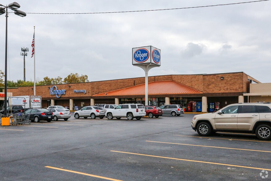 More Photos Of 981 Dunbar Village Plz, Dunbar Unknown For Lease