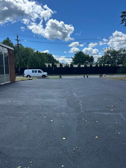 More Photos Of 5 Montesano Rd, Fairfield Warehouse For Lease