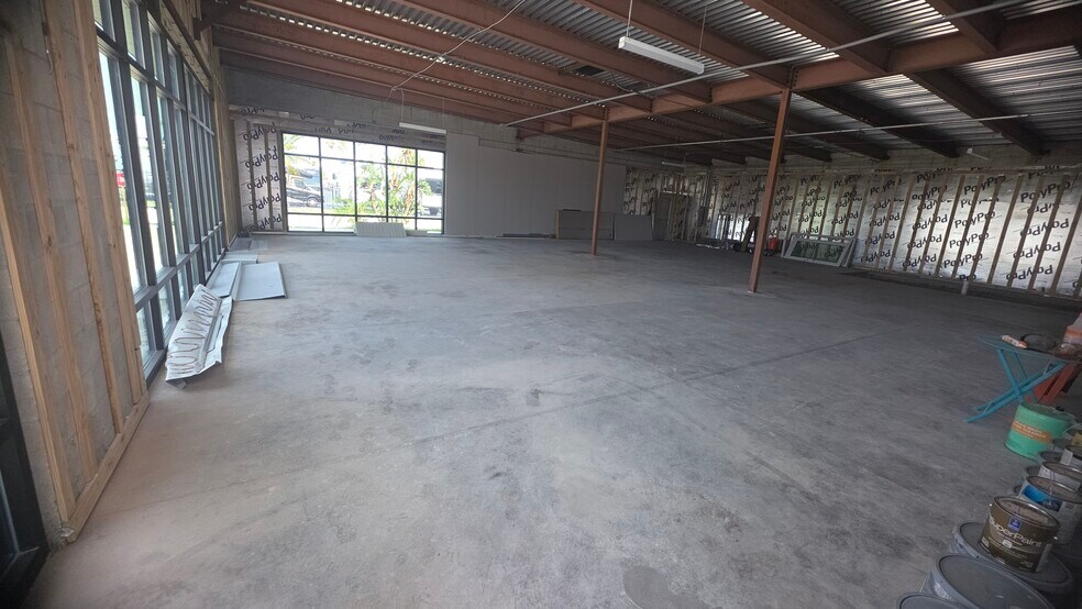 More Photos Of 8100 Park Blvd N, Pinellas Park Storefront For Lease