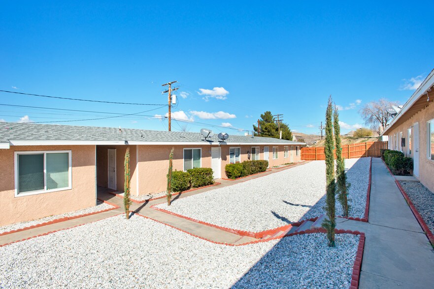 More Photos Of 15564 Hesperia Rd, Victorville Apartments For Sale