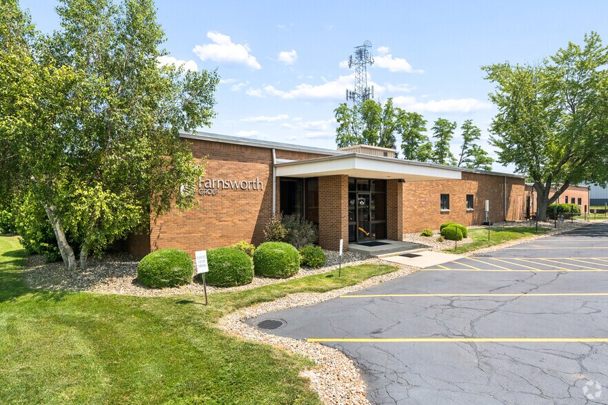 More Photos Of 2709 McGraw Dr, Bloomington Office Residential For Sale