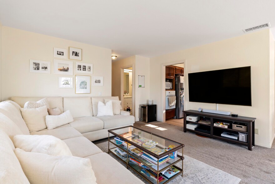 More Photos Of 429 Nautilus St, La Jolla Apartments For Sale
