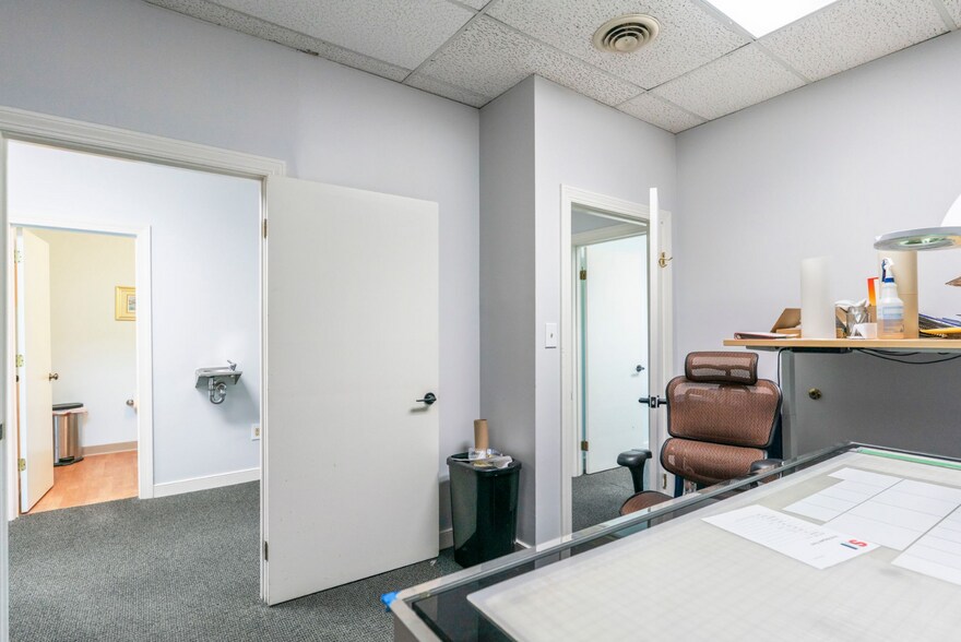 More Photos Of 8403 Richmond Hwy, Alexandria Storefront Retail Office For Sale