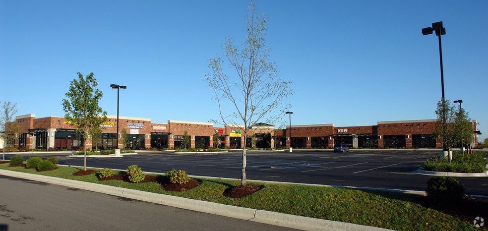 More Photos Of 444-464 N Weber Rd, Romeoville General Retail For Lease