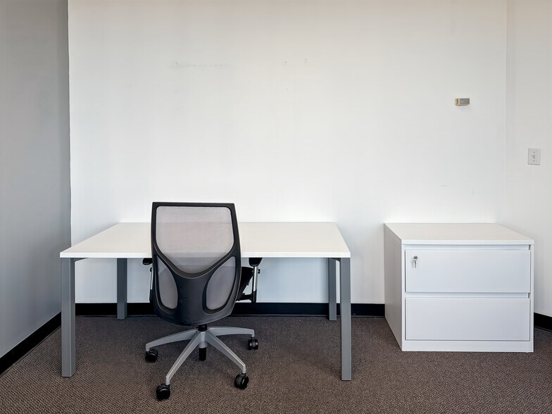 More Photos Of 1100 Poydras St, New Orleans Coworking Space