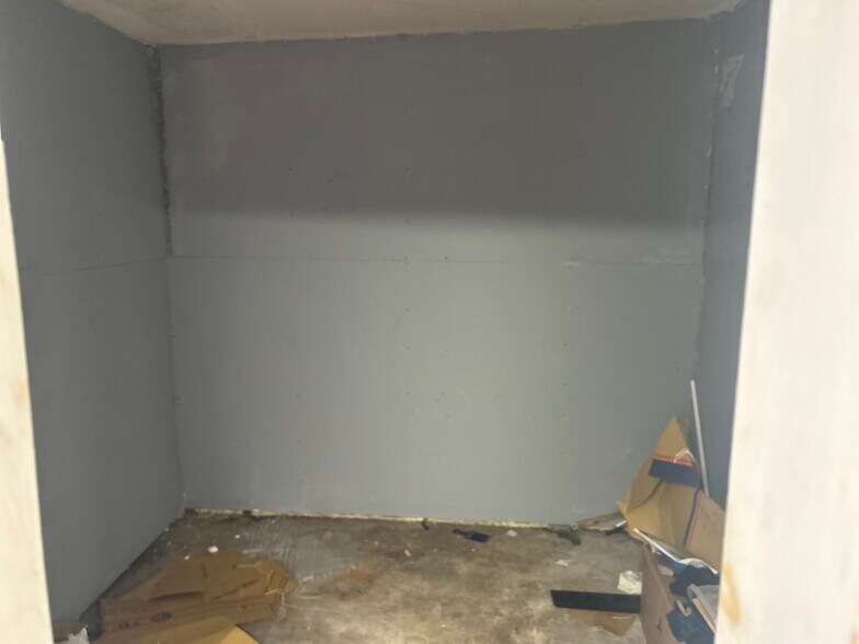 More Photos Of 2201 SW 58th Ter, West Park Contractor Storage Yard For Lease