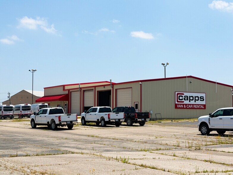More Photos Of 3701 S Meridian Ave, Oklahoma City Warehouse For Sale