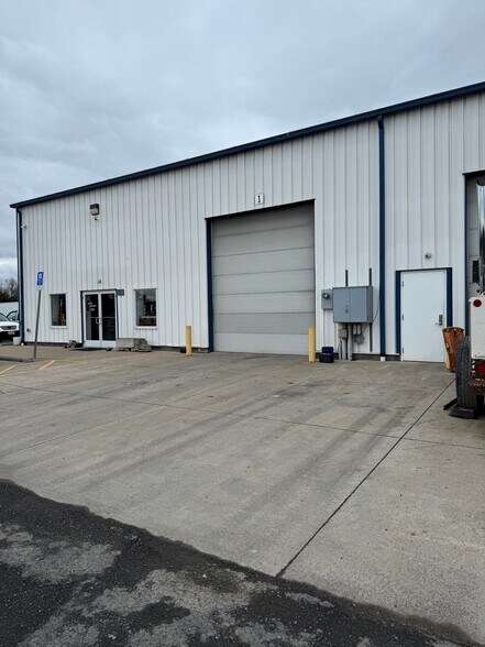 More Photos Of 345 Estep Rd, Stephens City Service For Sale