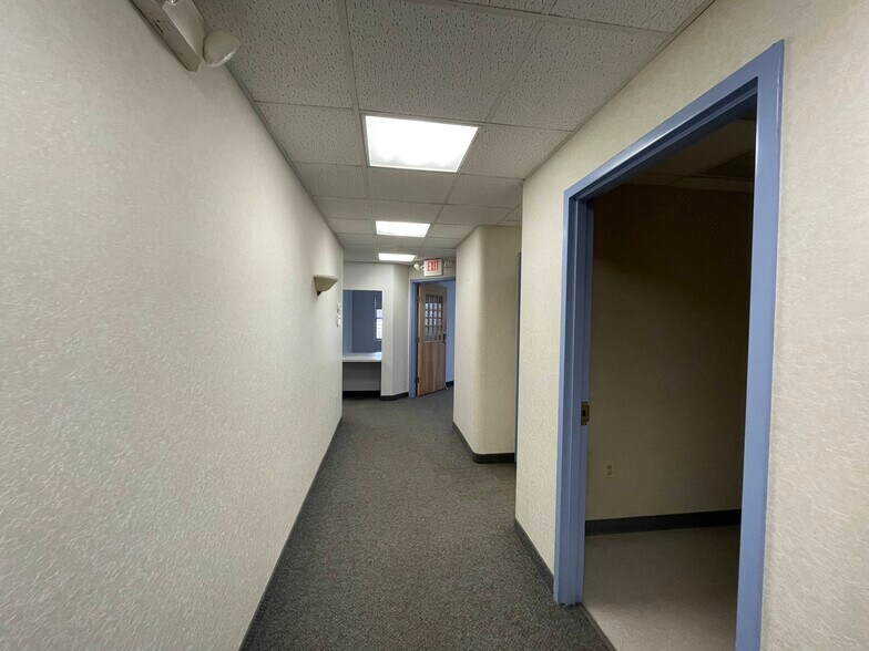 More Photos Of 11325 Pembrooke Sq, Waldorf Medical For Sale