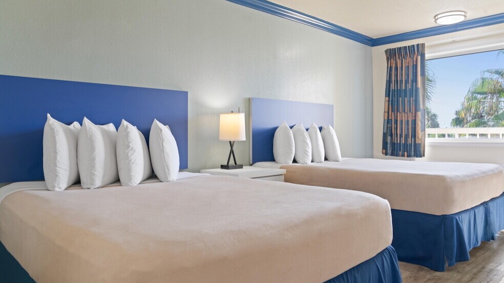 More Photos Of 5859 American Way, Orlando Hotel For Sale
