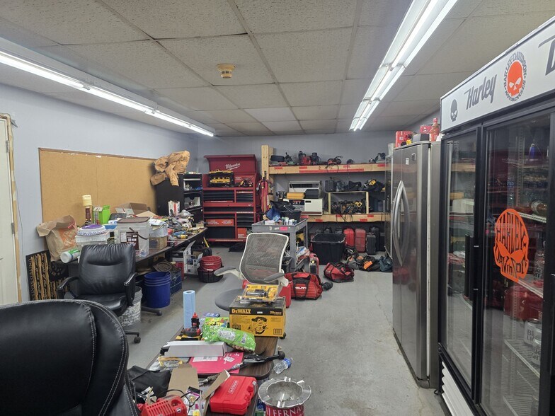 More Photos Of 2103 MacKenna Ave, Niagara Falls Warehouse For Sale