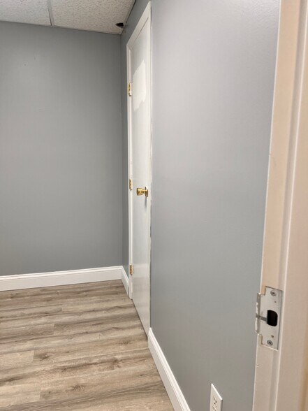 More Photos Of 233 Union Ave, Holbrook Medical For Lease