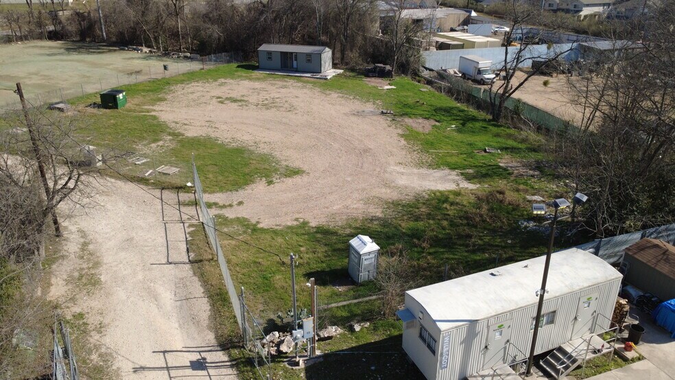 More Photos Of 2031 1/2 West Howard Lane Ln, Austin Land For Lease