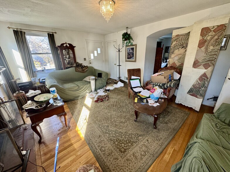More Photos Of 2725 North Point Rd, Dundalk Office For Sale
