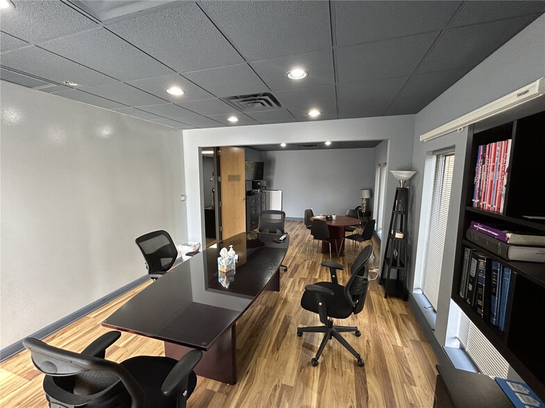 More Photos Of 9301 Calumet Ave, Munster Office Residential For Lease