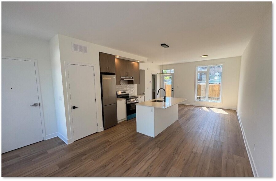 More Photos Of 1258-1260 Marenger St, Orleans Apartments For Sale