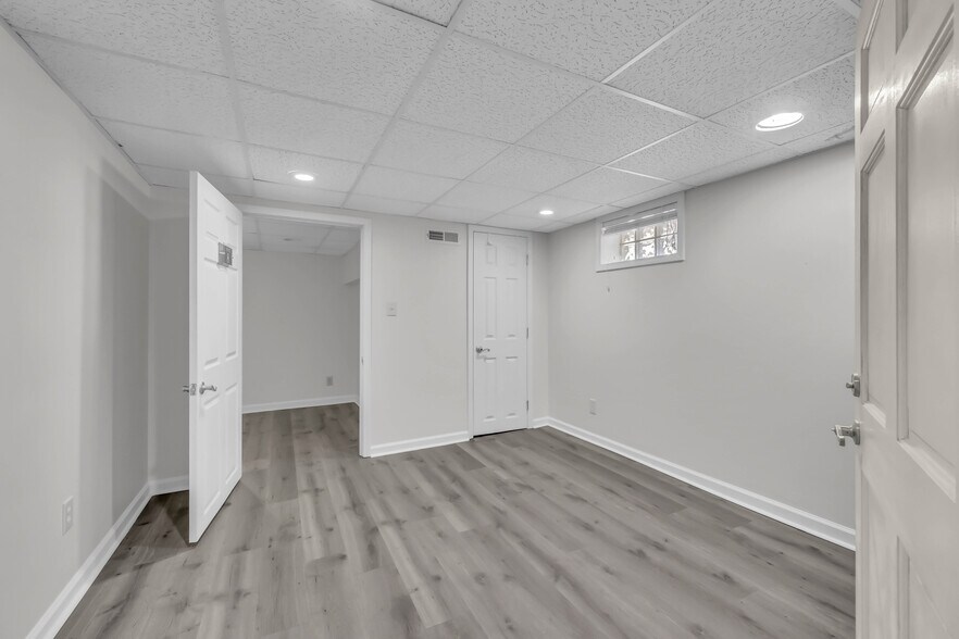 More Photos Of 1543 Madison St, Clarksville Specialty For Sale