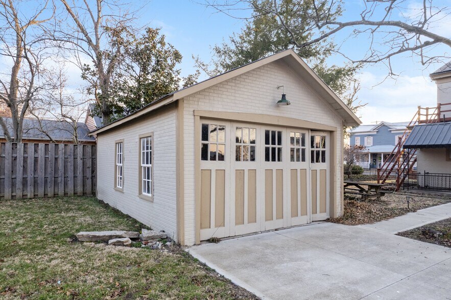 More Photos Of 301 N Main St, Georgetown Healthcare For Sale