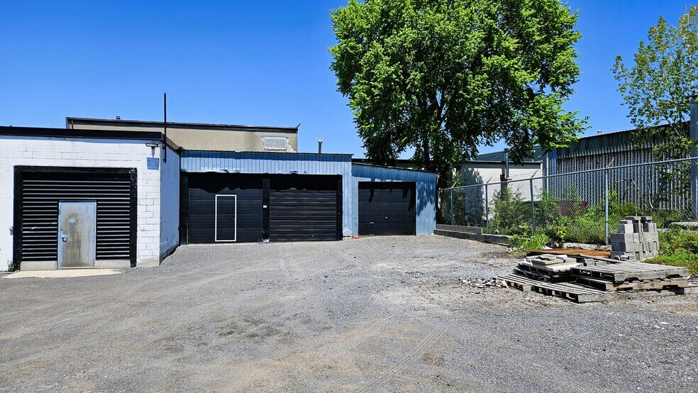 Primary Photo Of 541 Montreal St, Kingston General Retail For Lease