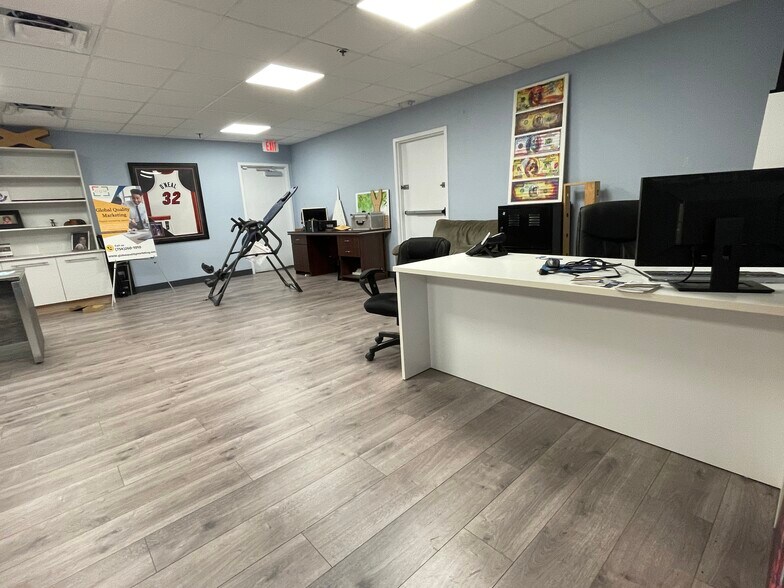 More Photos Of 3413 SW 14th St, Deerfield Beach Warehouse For Lease