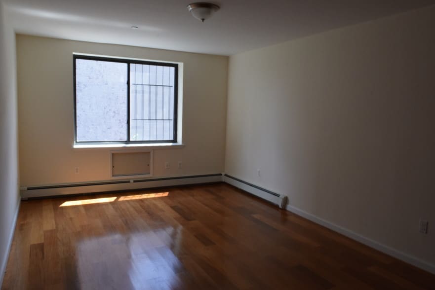 More Photos Of 1072 University Ave, Bronx Apartments For Sale